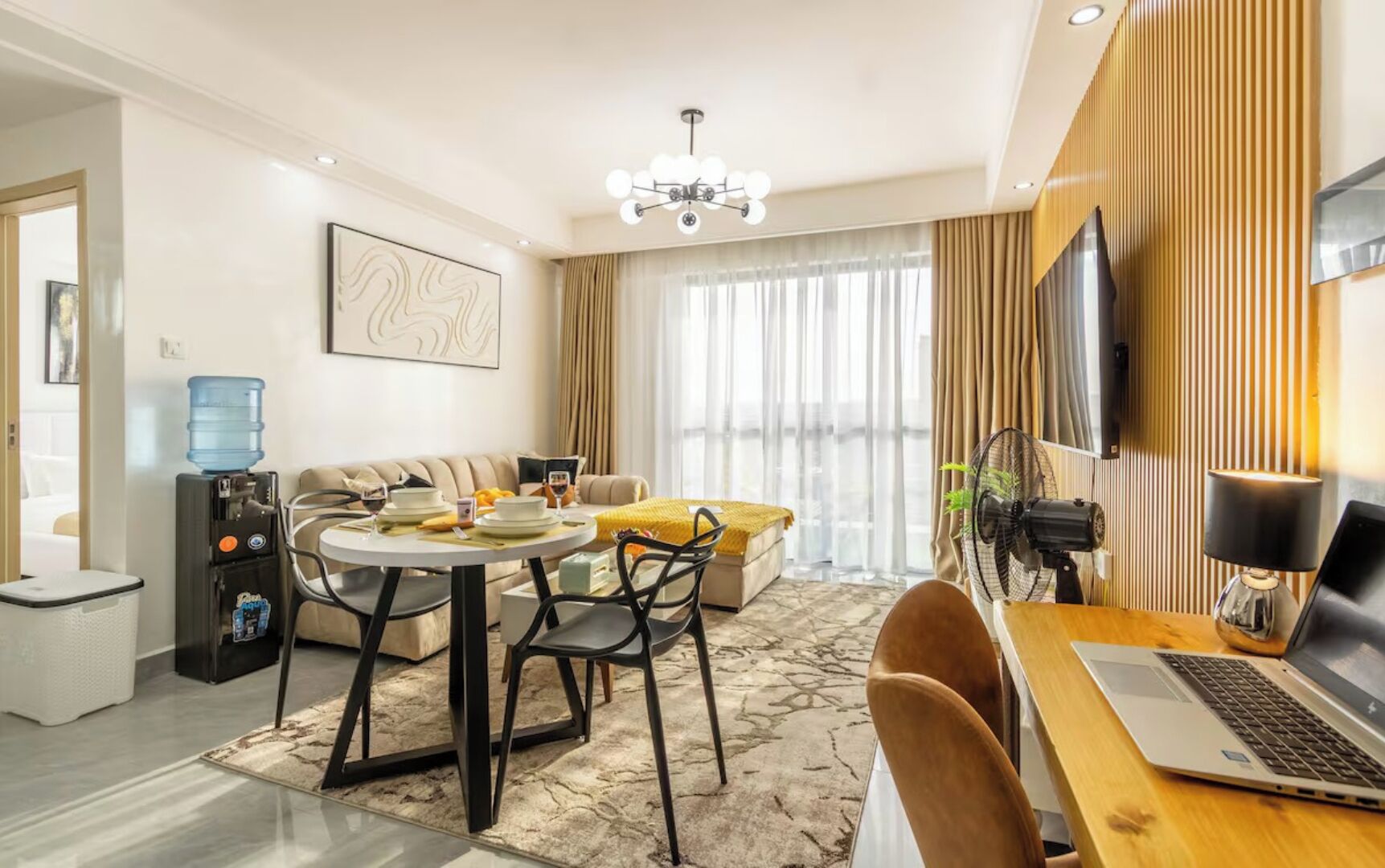 Deluxe Apartment, Balcony | Dining