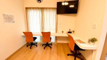 Shared Dormitory, Women only | Business center