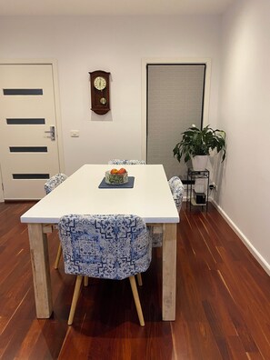 Dining - Eastern Suburbs Gem (Forest Hill)