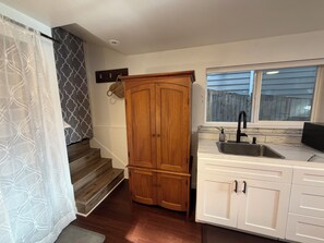 Interior - Backyard Studio Near Lake WA, UW, & Hospitals (Seattle)
