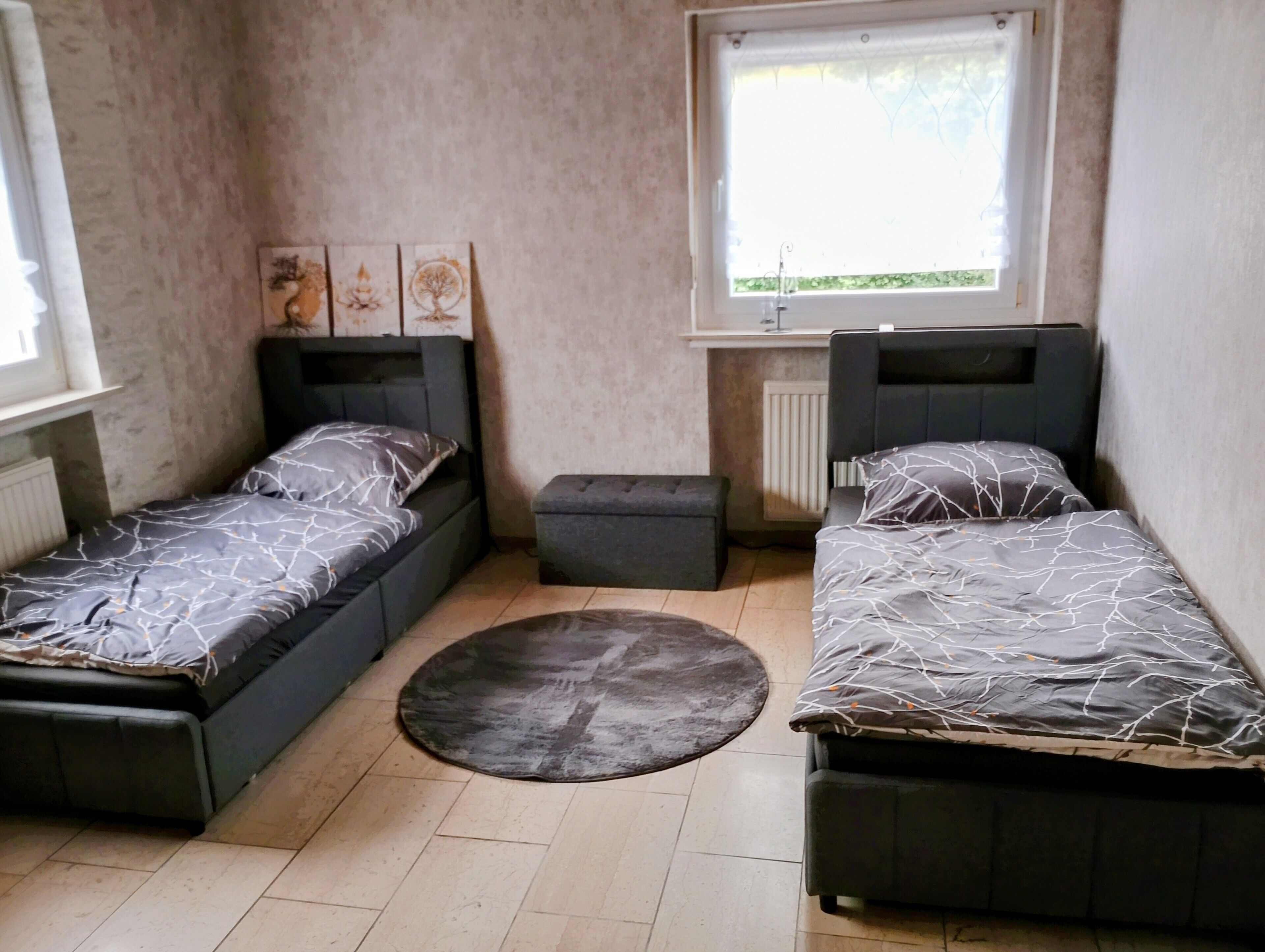 WiFi, bed sheets