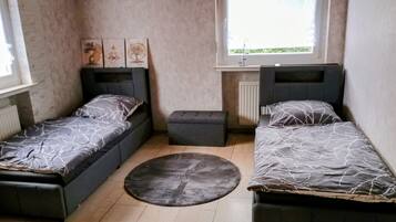 WiFi, bed sheets