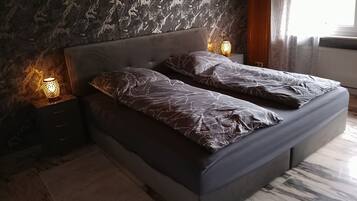 WiFi, bed sheets