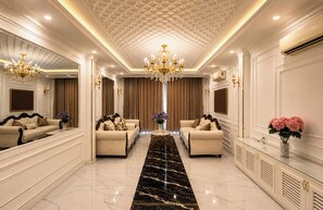 Chambre luxueuse, vue sur la ville | Aire de séjour
