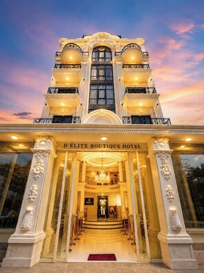 Exterior - D'Élite Boutique Hotel Dĩ An (Di An)