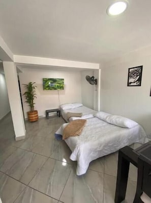 3 Schlafzimmer, Bügeleisen/Bügelbrett, WLAN, Bettwäsche