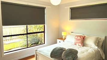 Iron/ironing board, WiFi, bed sheets
