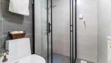 Classic Apartment, Balcony, City View | Bathroom
