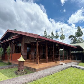 Vila, 2 quartos | Wi-Fi de cortesia, roupa de cama