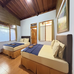Free WiFi, bed sheets - Lembah Bougenville Resort (West Java)