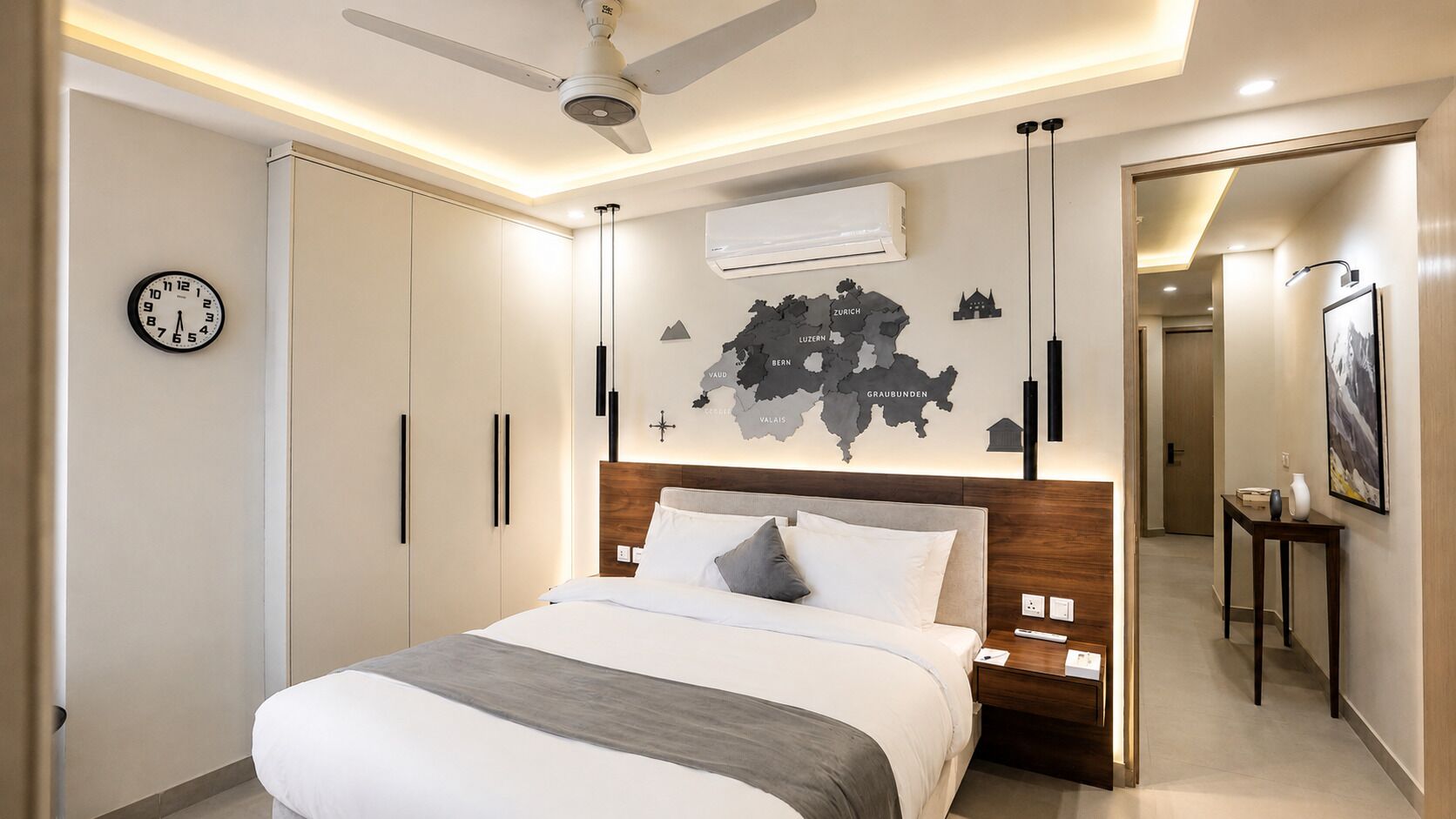 Een moderne slaapkamer met een bed, nachtkastjes, een wandklok en een kaart van Zwitserland.