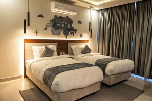11 bedrooms, Internet, bed sheets - Alpirious Hotel - Near Islamabad Airport (Islamabad)