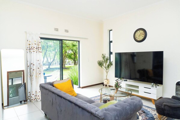 Living area - Apartment in northriding (Roodepoort)