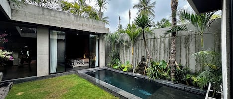 ดีลักซ์วิลล่า, สระว่ายน้ำส่วนตัว, วิวสระว่ายน้ำ | สระว่ายน้ำ | สระว่ายน้ำกลางแจ้ง
