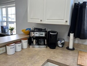 Private kitchen - Pet-Friendly Luxury 3BR Condo with Pool Near Beach (Myrtle Beach)