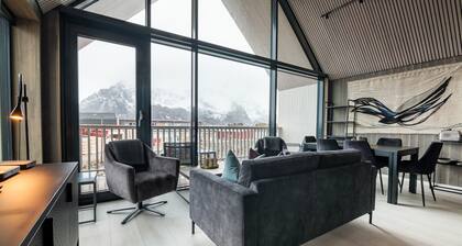 Beautiful waterfront apartment in Henningsvær