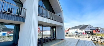 Attraktiv leilighet på kaikanten i Henningsvær