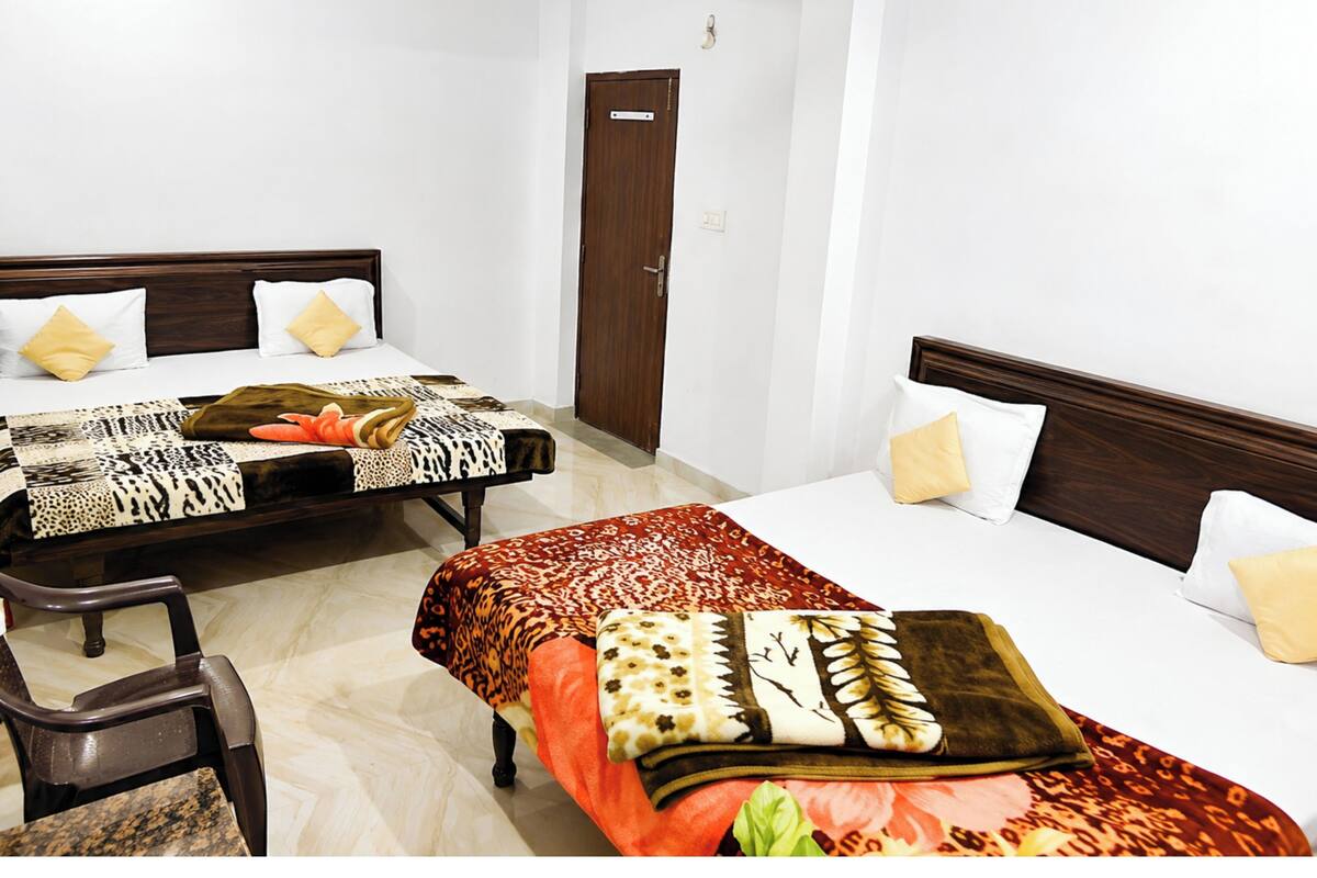 Hypo-allergenic bedding, desk, soundproofing, free WiFi
