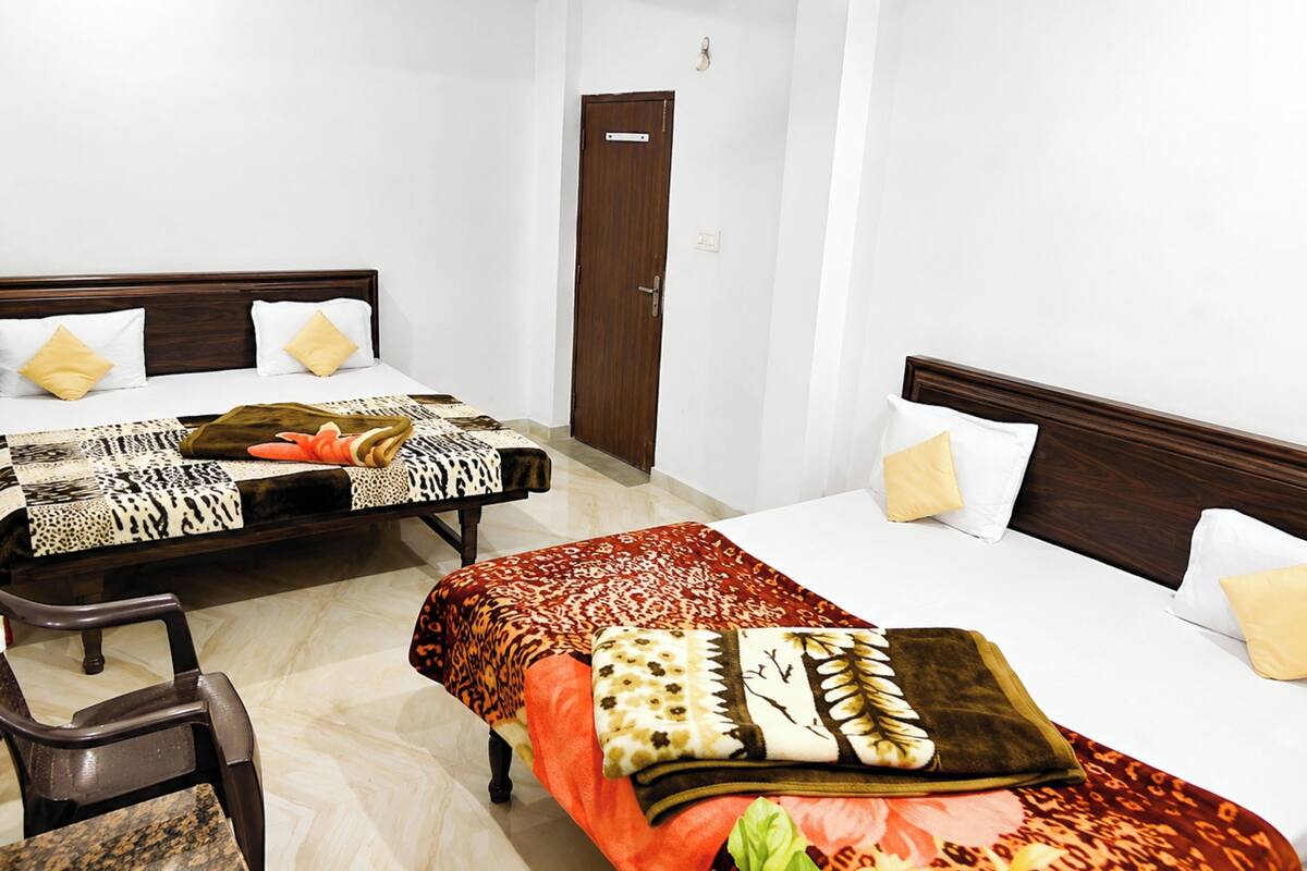 Hypo-allergenic bedding, desk, soundproofing, free WiFi