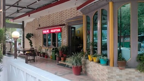 Khu ẩm thực ngoài trời