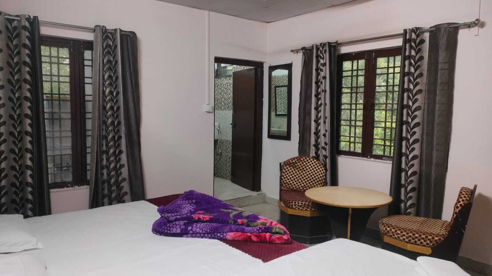 Kamar Triple Keluarga, balkon, pemandangan gunung | Meja kerja dan ruang kerja ramah laptop