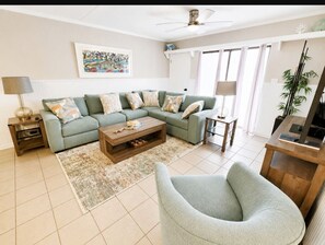Unclassified image, 2 of 26, button - ☆Sleeps 8☆ on the beach ☆4 pools☆ Pool Side Bar Private Beach Access☆ Unit 121 (Orange Beach)