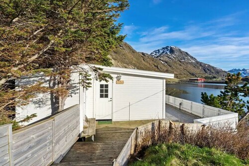 Panoramic seaview cabin for two persons by the sea