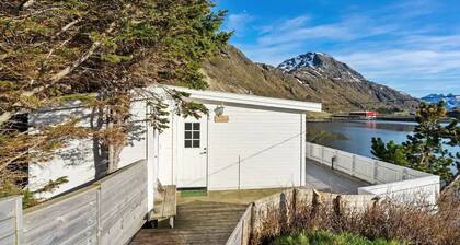 Panoramic seaview cabin for two persons by the sea