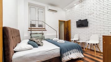 Basic Apartment | Iron/ironing board, free WiFi