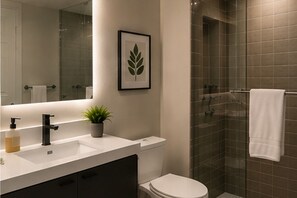 Economy-Zimmer | Badezimmer | Haartrockner, Handtücher, Seife, Shampoo