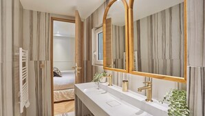 Căn hộ | Phòng tắm | Máy sấy tóc, khăn tắm, xà phòng, dầu gội 