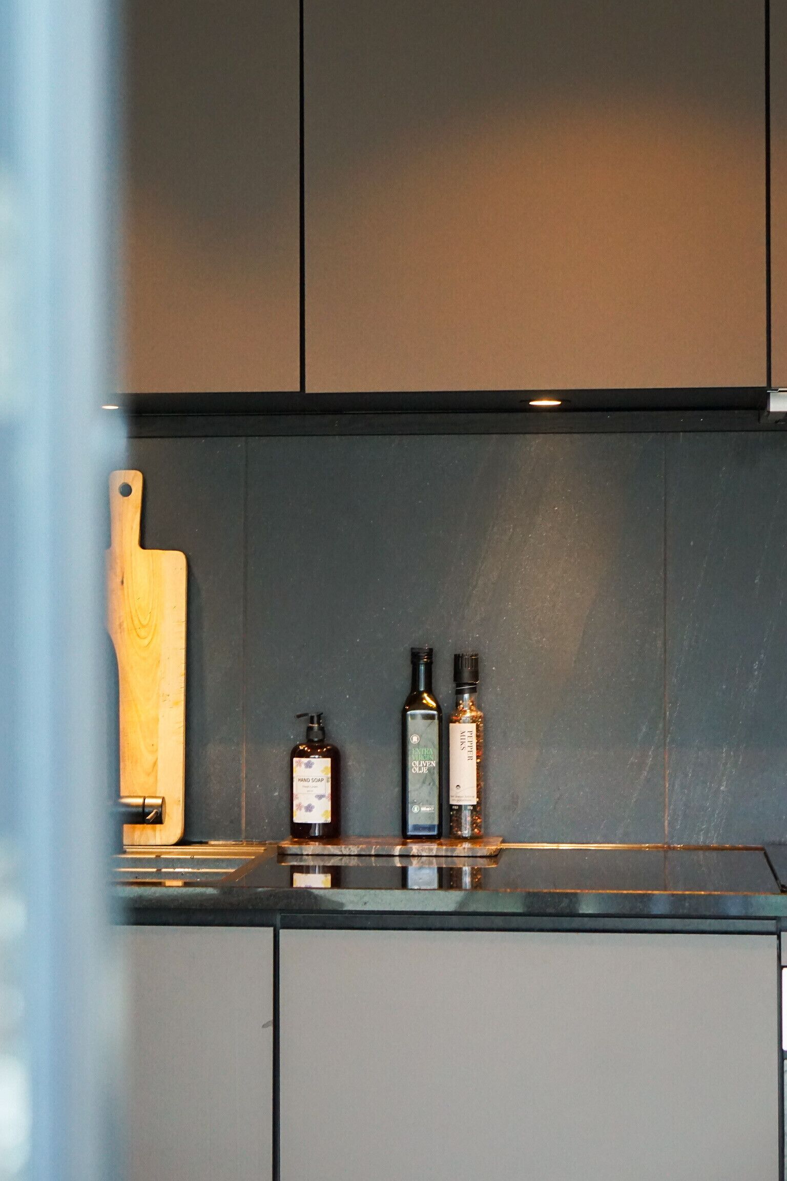 Fridge, oven, dishwasher, electric kettle