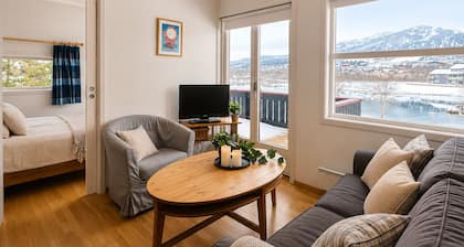 Stay in Central Geilo – Shops, Slopes & Restaurants Nearby