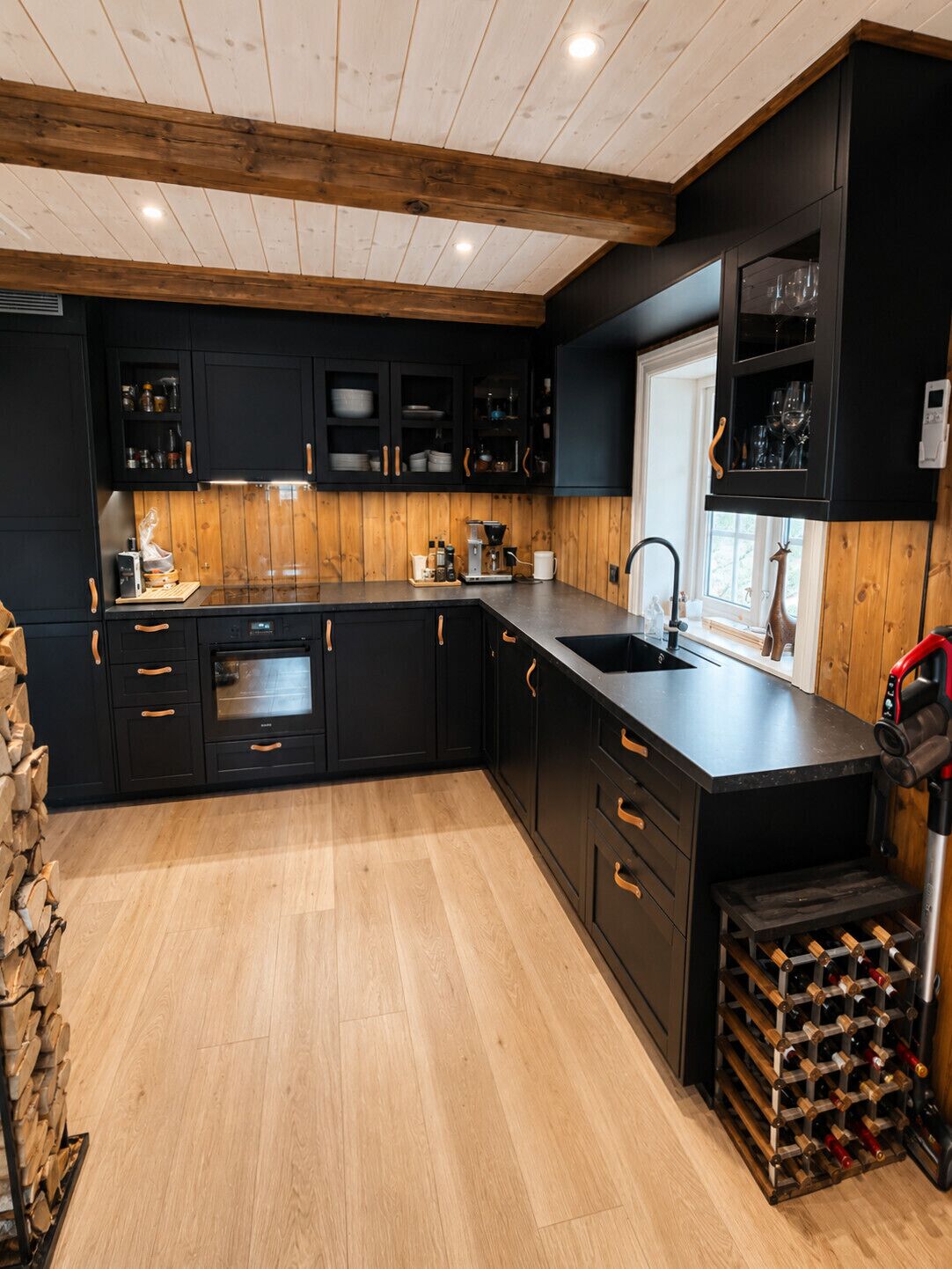 Fridge, oven, dishwasher, toaster