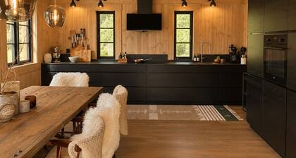 Large Modern Cabin - Beautiful Surroundings - 10 Minutes from Geilo