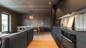 Fridge, oven, dishwasher, coffee/tea maker