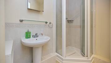 Apartment | Bathroom