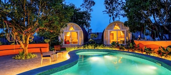 ELIVAAS Tanira Farms Moonrise with Pool