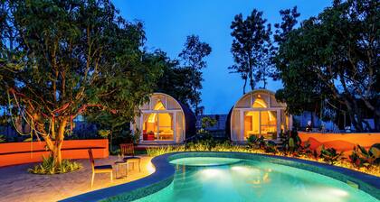 ELIVAAS Tanira Farms Moonrise with Pool