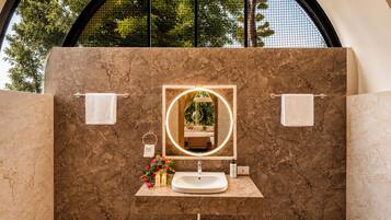 Deluxe Cottage | Bathroom | Slippers