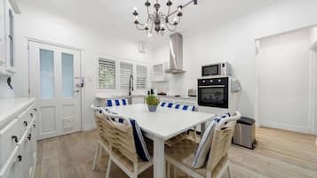 Fridge, oven, stovetop, toaster
