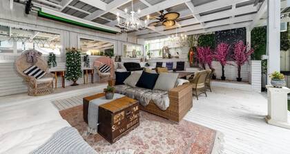 Cammeray Middle Level House 2BD Modern Australian heritage