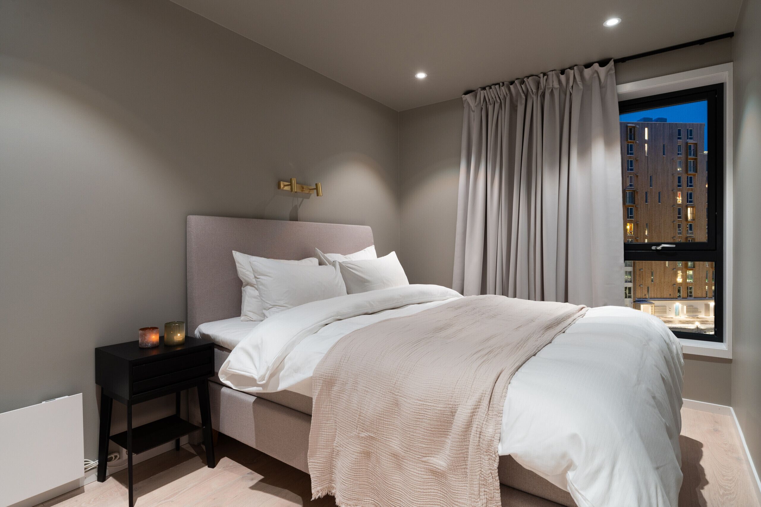 3 dormitorios, tabla de planchar con plancha, wifi gratis y ropa de cama