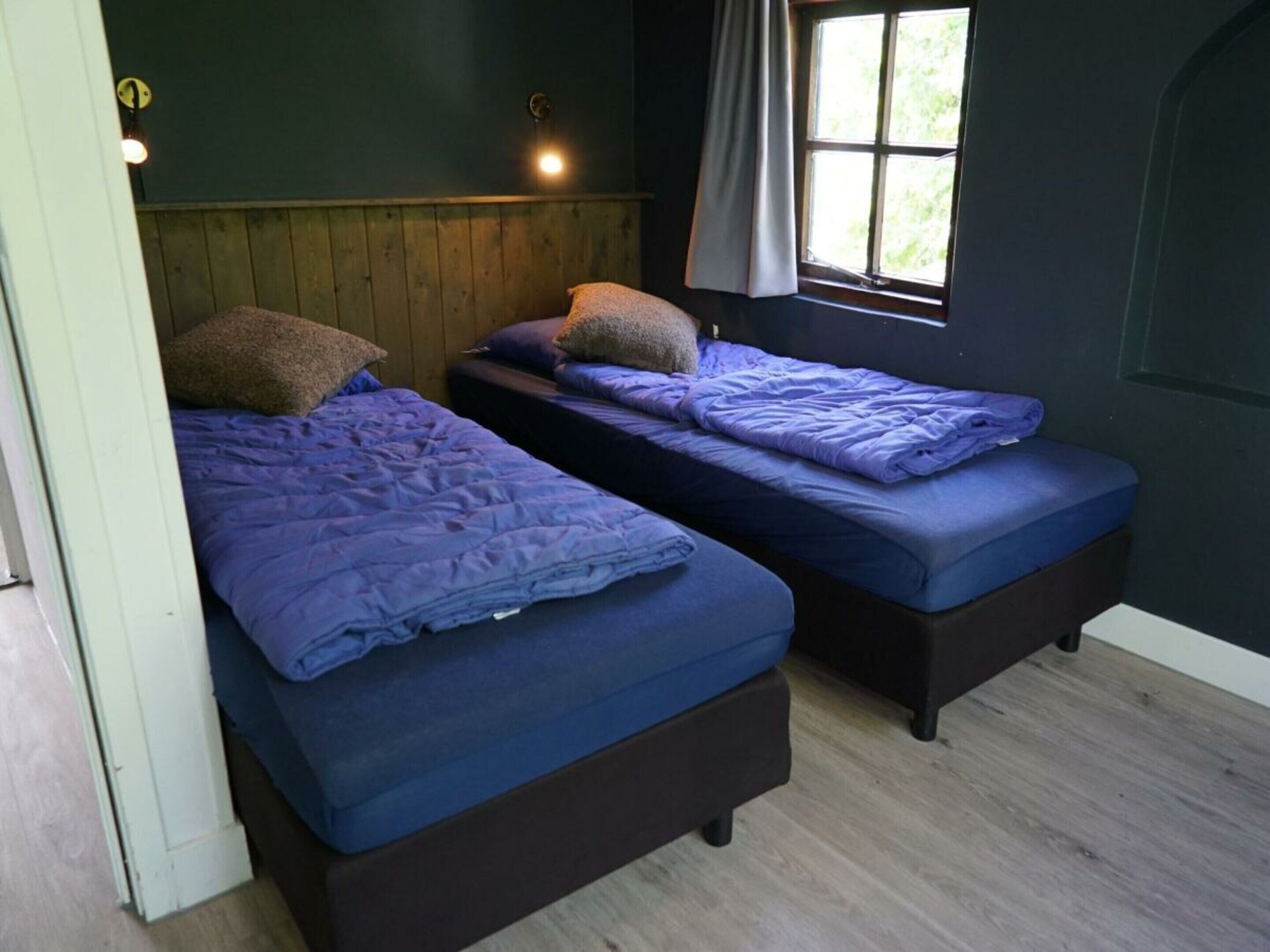 4 bedrooms, individually furnished
