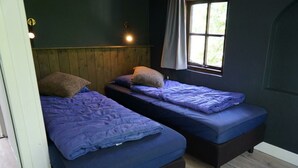 House | 4 bedrooms, individually furnished - Holiday Home in Hulshorst With Terrace (Hulshorst)