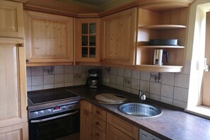 Frigorífic, forn, placa de cuina i rentaplats 