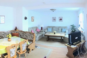 Smart-TV, DVD-Player, Stereoanlage