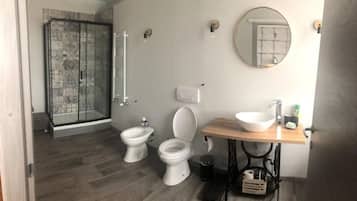 Comfort Double Room, Balcony, Mountain View | Bathroom
