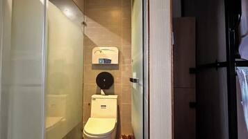 Comfort Single Room, Women only, Non Smoking | Bathroom
