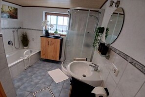 Bathroom - Holiday apartment with 1 bedroom (Rückholz)
